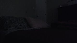 Tini lány pornóra maszturbál