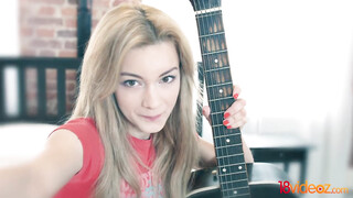 Sonya Sweet segglyuka megkúrelva