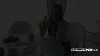 Its POV - Athina Love a magyar pornósztár kisasszony popóba rakva