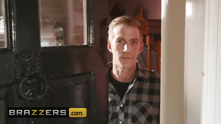 Brazzers - Amber Jayne kipróbálja a méretes dákót