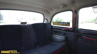 Fake Taxi - Kiara Lord a magyar tini a taxiban szexel