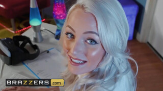 Brazzers - Nicolette Shea élvezi ha alaposan döngetik