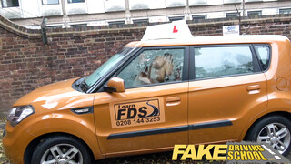 Fake Driving School - Tini kiscsaj az oktatóval kúr