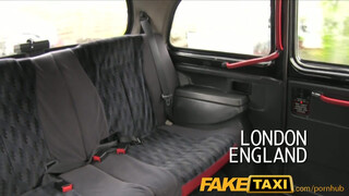 FakeTaxi - műcsöcsös kisasszony szeret herét nyalni