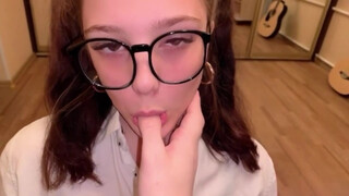 18 éves sulis hölgyemény és a méretes dákó