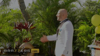 Brazzers - Victoria June kúr a pincér hapsival