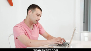 Szomszéd lány imád lovagolni - TeamSkeet