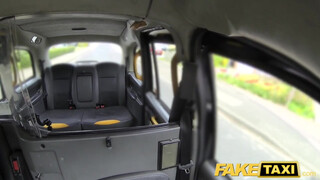 Fake Taxi - Hatalmas picsájú spanyol milf seggbe kúrva