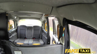 Fake Taxi - Rina Ellis a szexy sulis kisasszony
