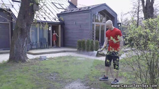 Casual Porno - rojtos pinájú tini csajszi