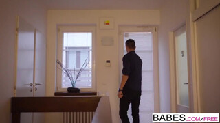 Babes - Paula Shy a hatalmas keblű kisasszony