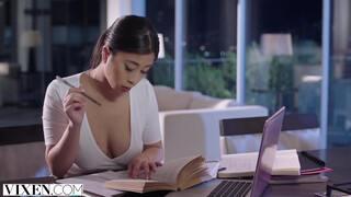 VIXEN - Jade Kush a dögös ázsiai lány