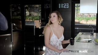 PrivateBlack - Anna Polina a méretes kannás fiatal spiné