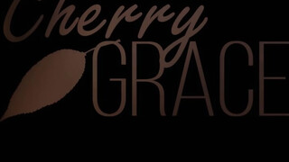 Cherry Grace a bomba testű kisasszony