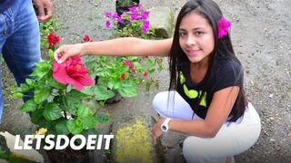 A csoki hajú brazil milf-et utcai vadászatban szerezzük be mély dugásra