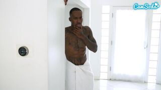 Tetovált nevelő anya hardcore kefélése nagy faszszal, míg férje hatalmas néger farkossal szórakozik