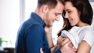 Gyengéd konyhai dugás Kerry Cherryvel