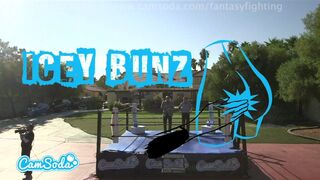 Forró fantasy harc méretes kannás tini bombázókkal