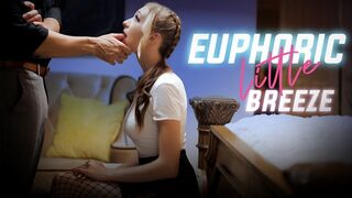 Cuki tini Breezy Bri kinky hangulatban csábítja a nevelő atyja barátját szexy alsóruhában