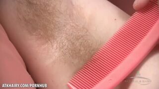 Szőrös tini pina cyan combs szőrös kalandjai