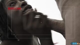 Csoki bomba milf csoportos szexelése fehér farkakkal ánuszban és két behatolással