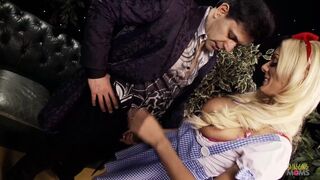 Semmi nem tesz boldogabbá e karcsú méretes didkós lányt, mint ha farkon lovagol