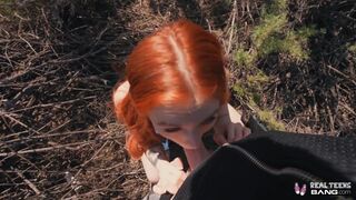 Izgató vörös tini Madi Collins kibelezi a puncáját és rendesen megdugja a hatalmas léce