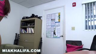 Mia Khalifa próbálja az anál dugást: sose fog bekövetkezni!