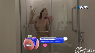 Nevelő apukám mindig belép a fürdőbe, mikor zuhanyzom