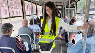 Buszvezető spiné megváltoztatja az életét és megdugja az utast