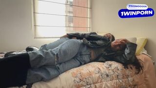 Kettő ribanc leszbi kúrel bőr kabátban és csizmában