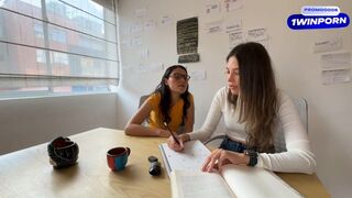 A leszbi tanárnéni szomszédom segít megoldani a otthoni feladatot