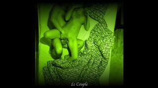 Éjszakai amatőr dugás méretes cickós milf-fel rögzítve