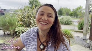 Érett milf veszi el a 40 éves szüzességem