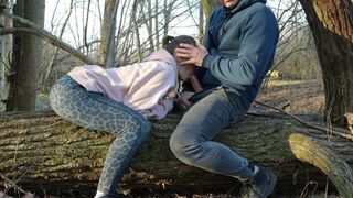 Megbasztam egy izgató házas idegent a parkban