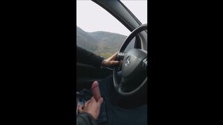 Apu kocsijában meg kell dugnom anyu kurva barátnőjét