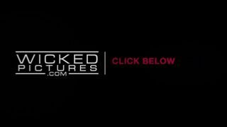 Wicked - Forró ébenfa szépség imádja a szenvedélyes szexet Misty Stone-nal