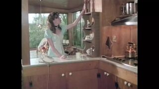 Lollipop Cream 3. részben John Holmes nagy farkát cidázza a picsa retro stílusban