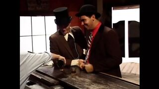 Jordan Lee élvezetes éjszakája kettő vadnyugati cowboyjal